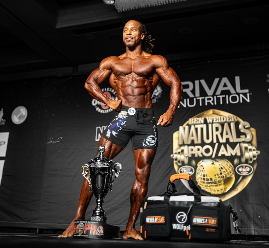 Веган-бодибилдер Торре Вашингтон в 51 год прошёл квалификацию на Olympia