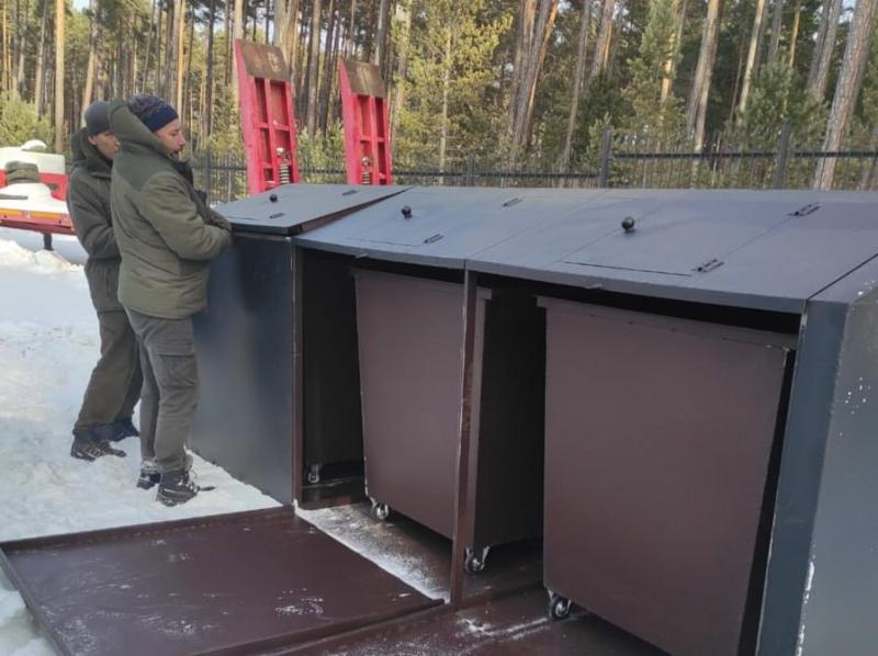 На Байкале установили «стальных стражей» против медведей-мусорщиков