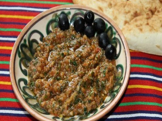 Пюре из баклажанов, шпината и помидоров