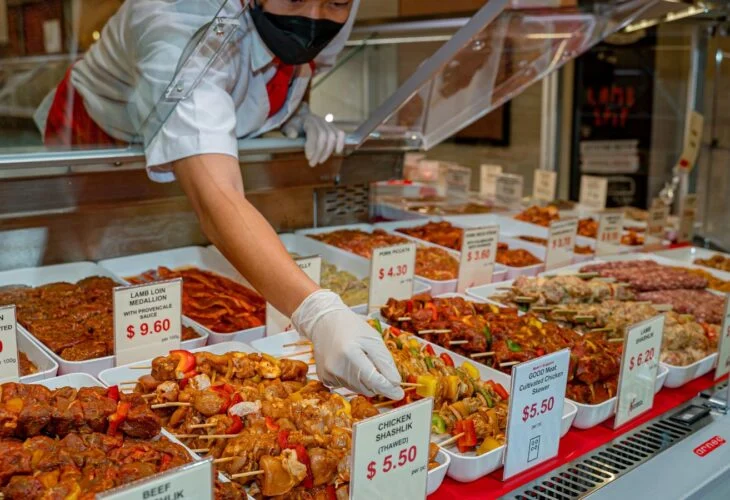 Культивируемое мясо впервые будет продаваться в мясной лавке