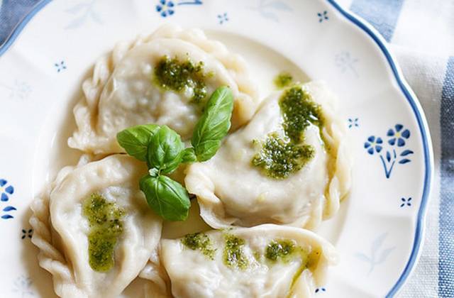 Вареники с баклажанами, горошком и сыром