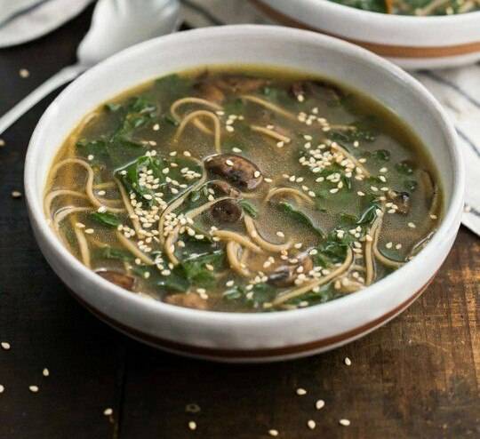 Суп с грибами и лапшой соба