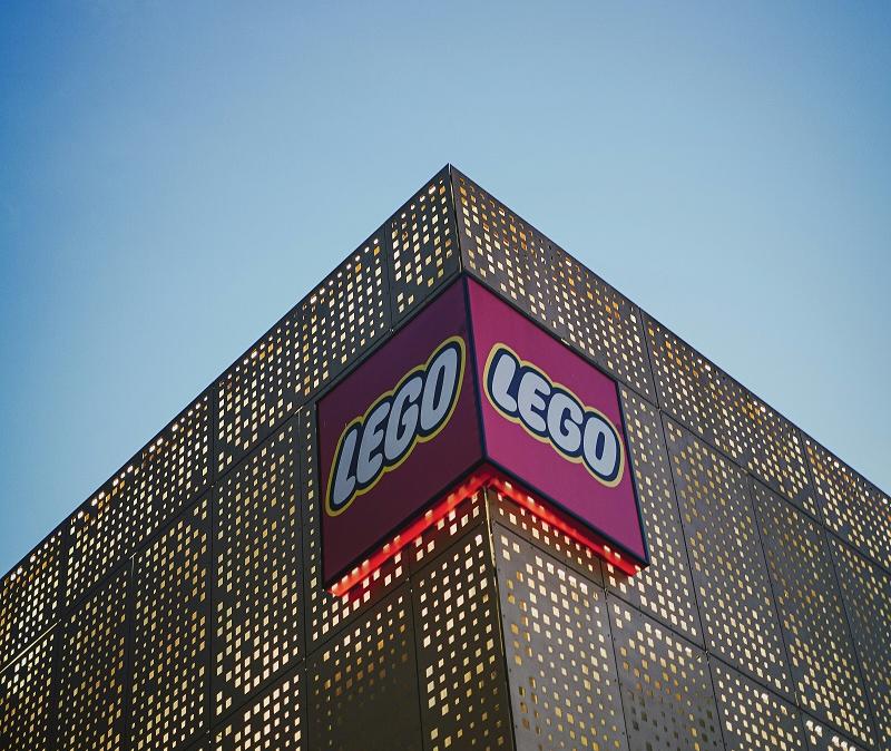 Lego планирует к 2026 году использовать 50% возобновляемых материалов в своих деталях