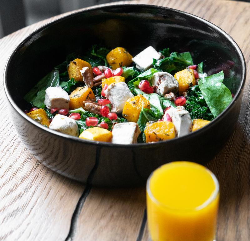 Яркая и сочная коллаборация HOLI Café и Vegetarian