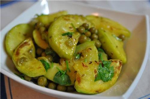 Кабачок с зелёным горошком