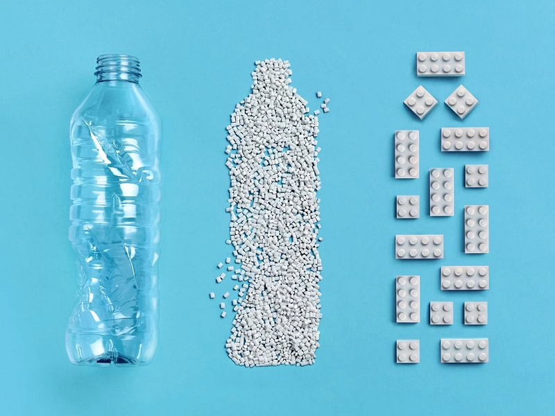 LEGO представила прототип детальки из переработанных пластиковых бутылок