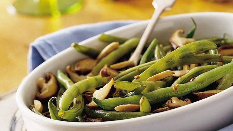 Зелёная фасоль с кунжутом и шиитаке