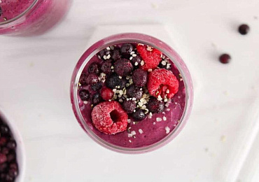 Малиново-черничный смузи