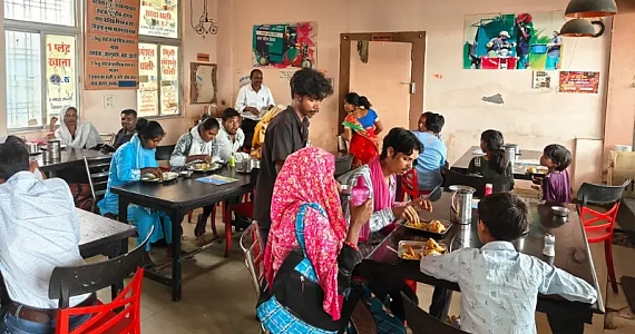 В Индии открыли кафе, где за пластик дают еду