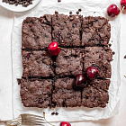 Миндально-вишневые брауни