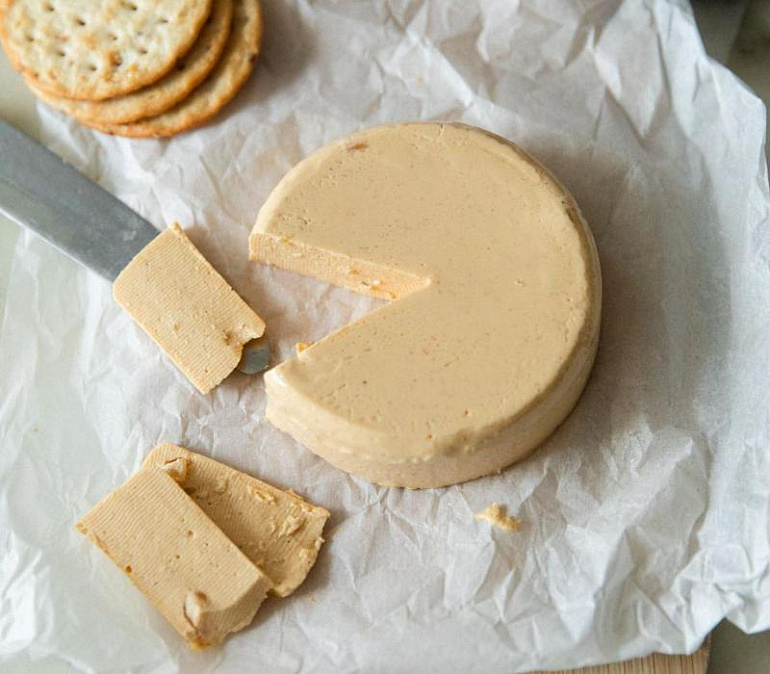 Веганский сыр из кешью, который можно нарезать