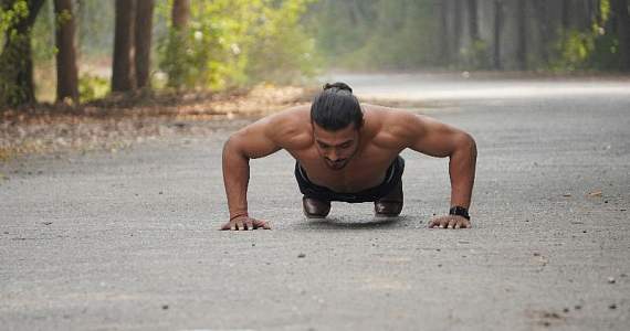 4 упражнения, которые сохраняют мышцы после 45 лет