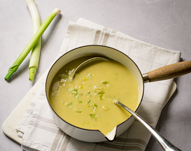 Суп-пюре из лука-порея и картофеля