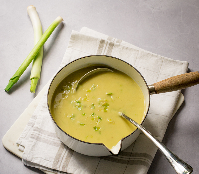 Суп-пюре из лука-порея и картофеля