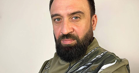 От стейк-хауса к растительной кухне: история веган-шефа Курбана Бекниязова