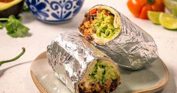 Мексиканское буррито с черной фасолью